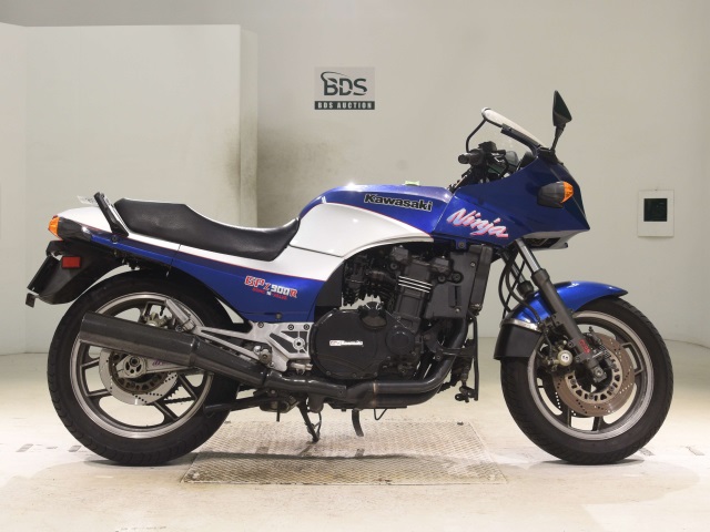 Kawasaki GPZ900R