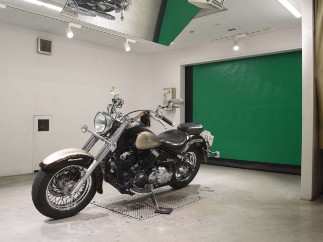 Yamaha DRAGSTAR XVS400 CLASSIC — фото 4
