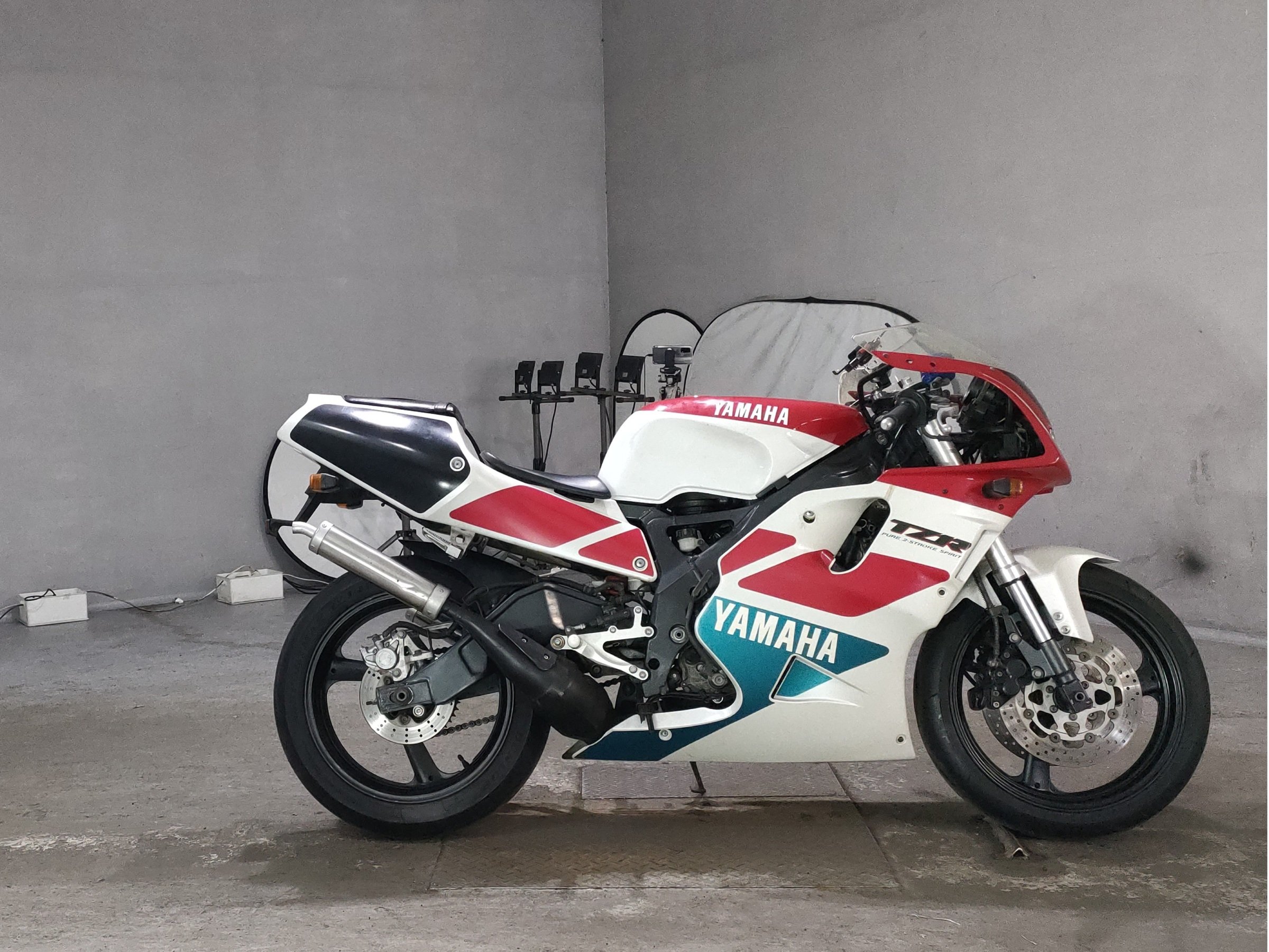 Yamaha TZR250R