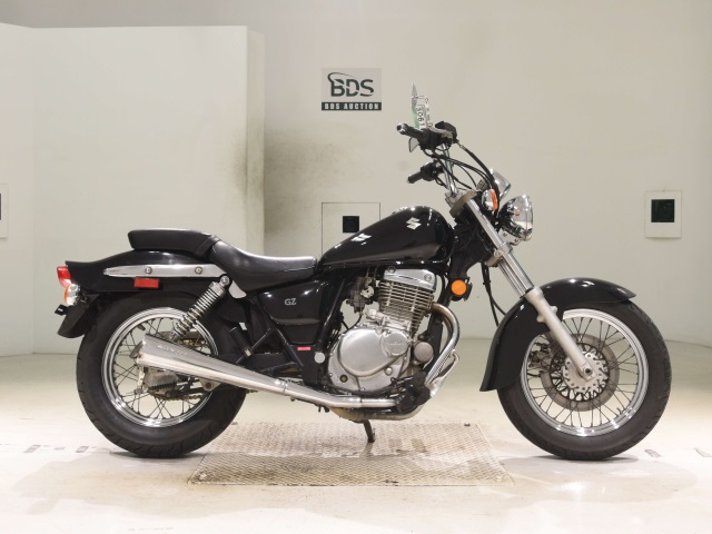 Suzuki GZ250