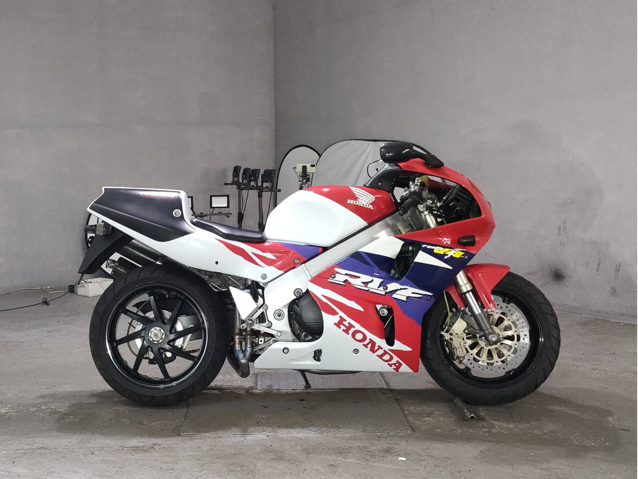 [7095] Honda RVF750 - JH2RC459X0M000021