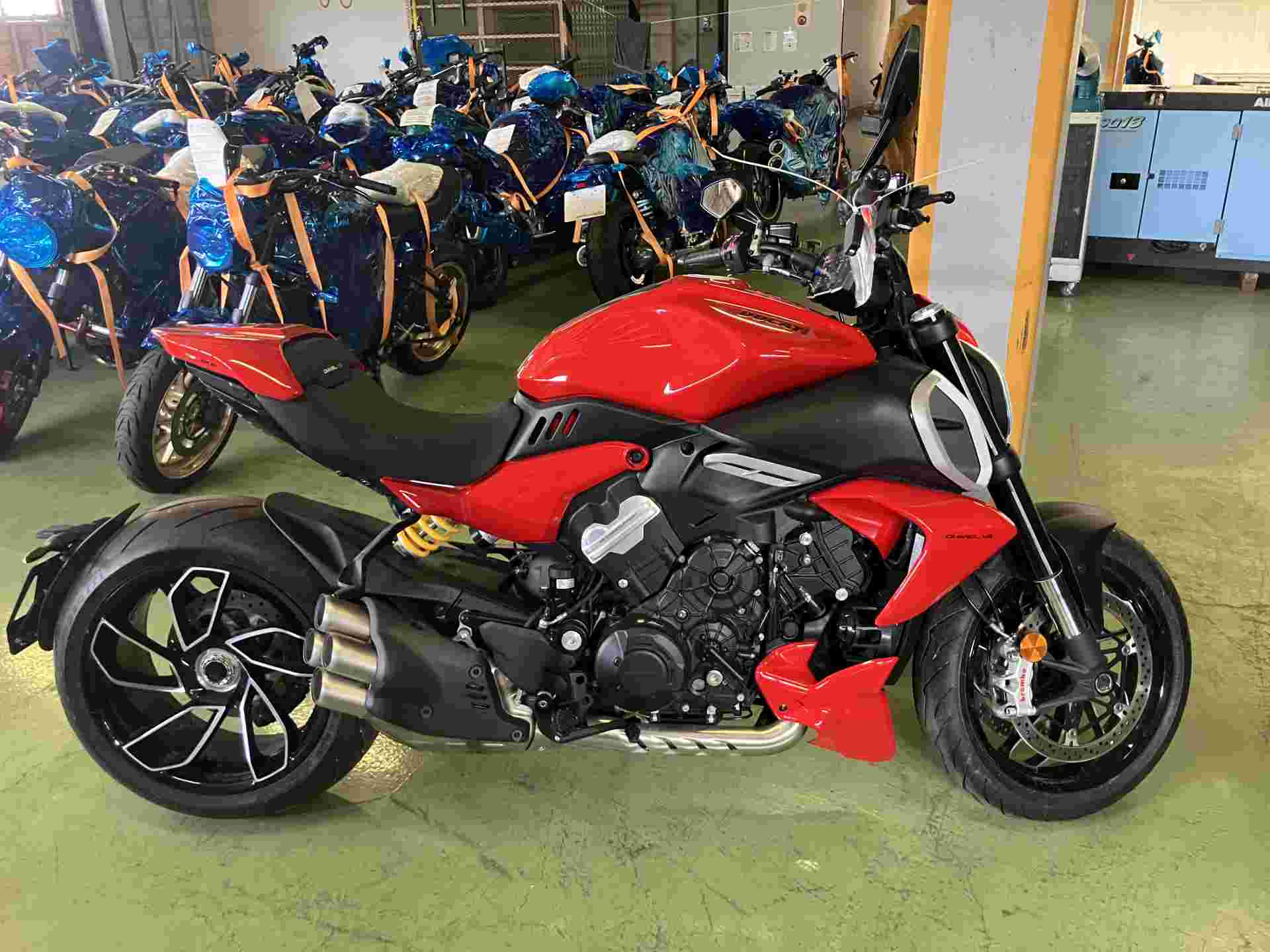 Ducati DIAVEL V4