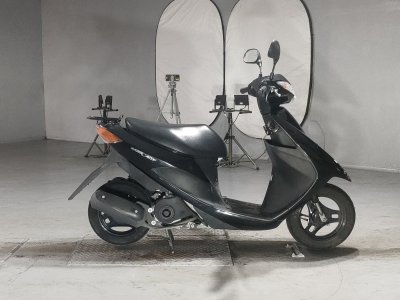 Suzuki V50