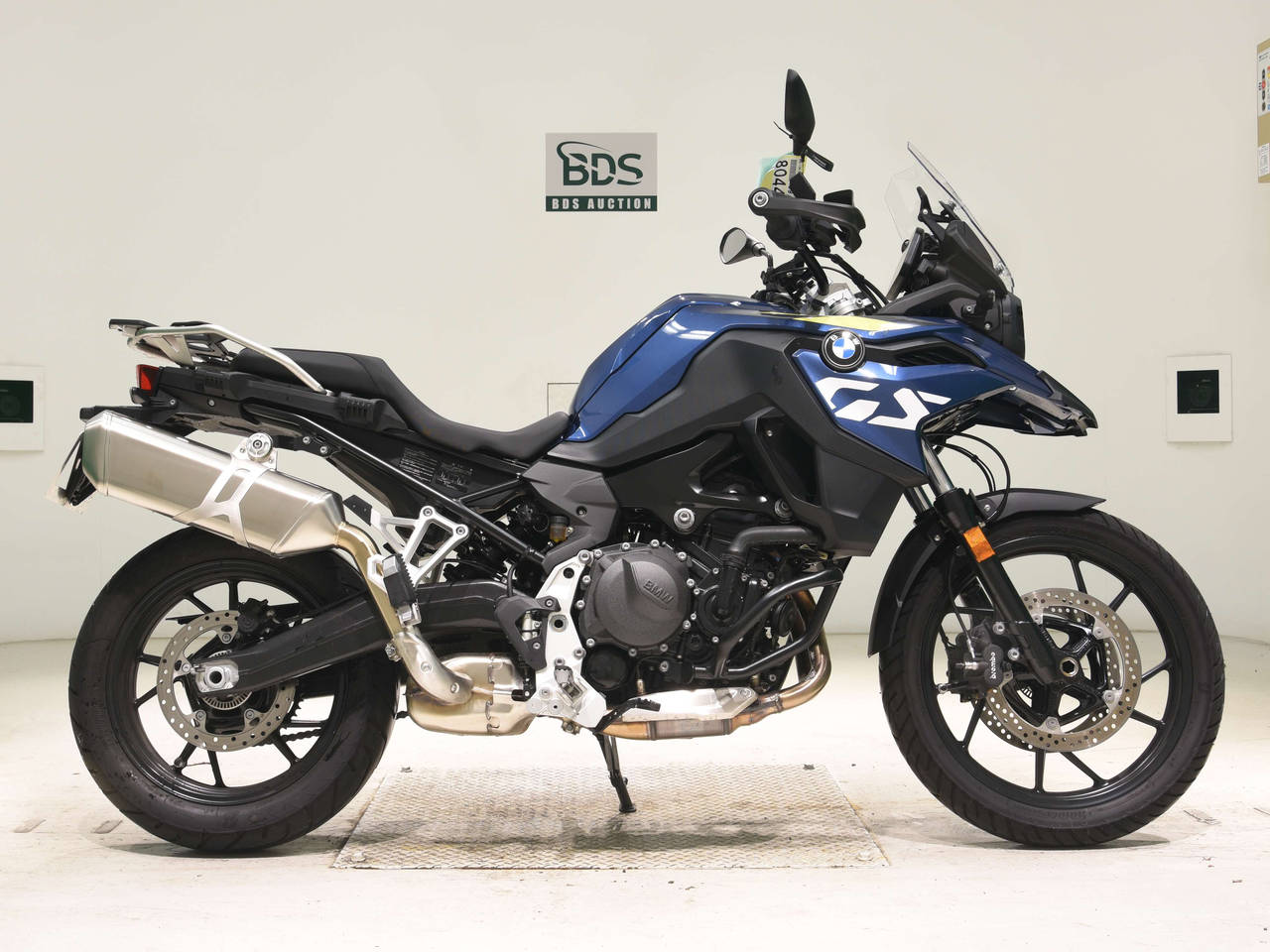 BMW F800GS, right