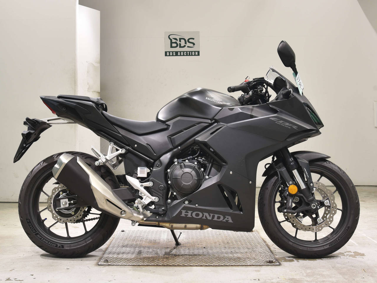 Honda CBR400R-3