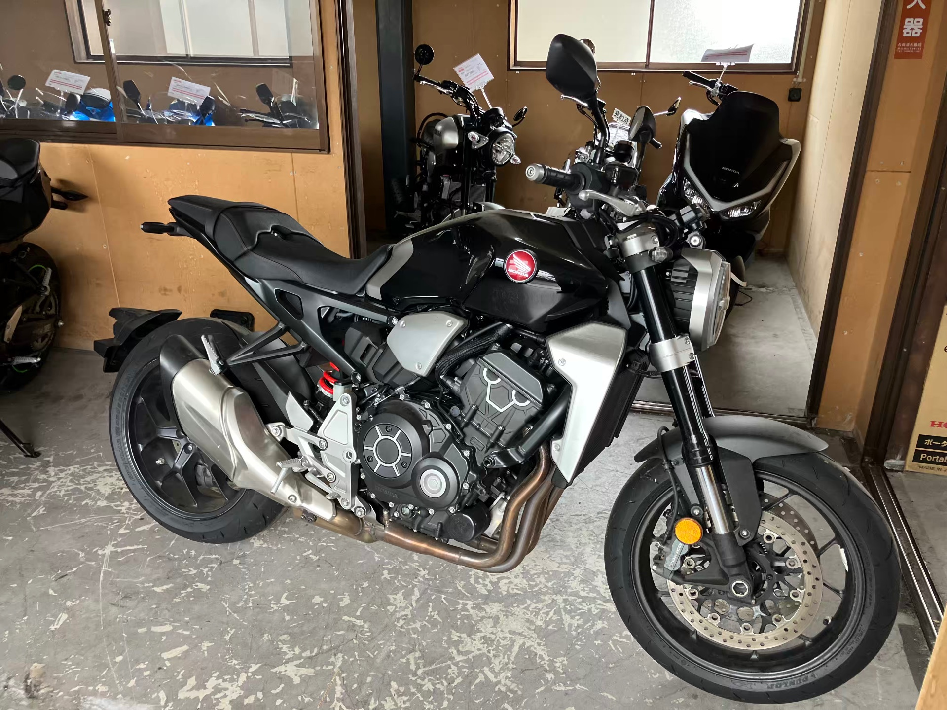 Honda CB1000R