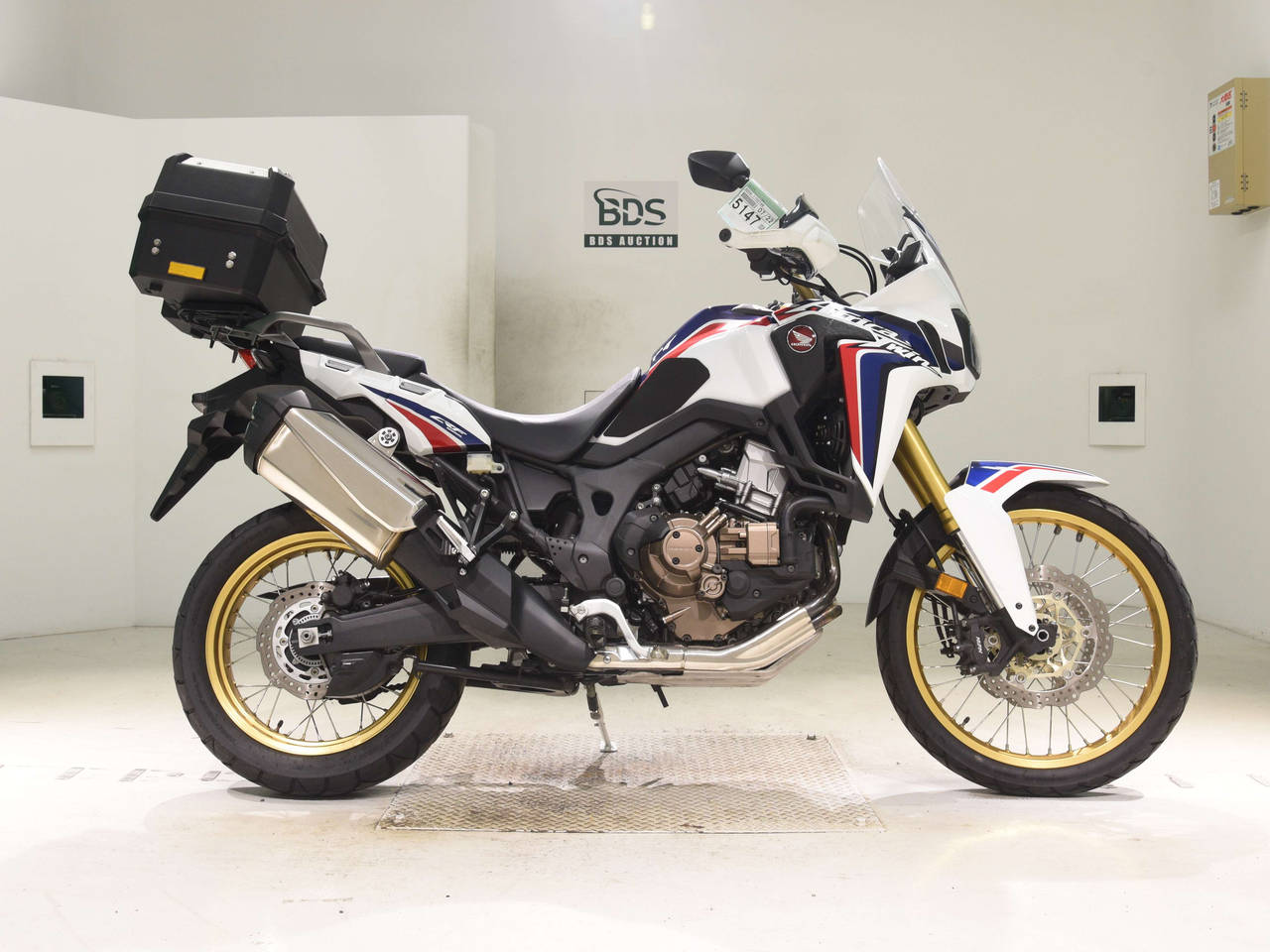 Honda AFRICATWIN CRF1000LD, right