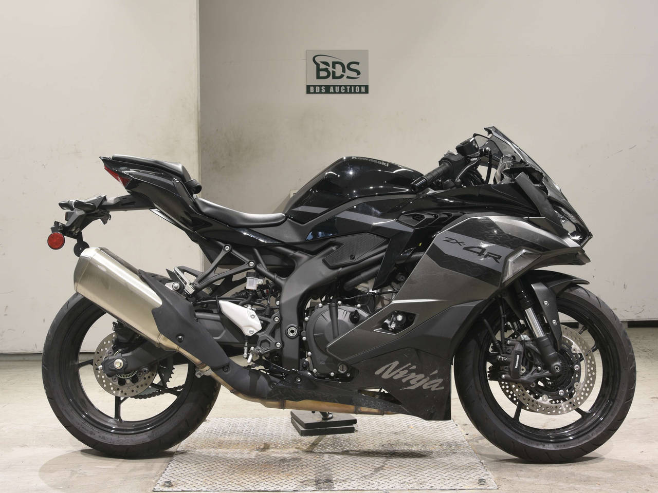Kawasaki ZX-4R SE