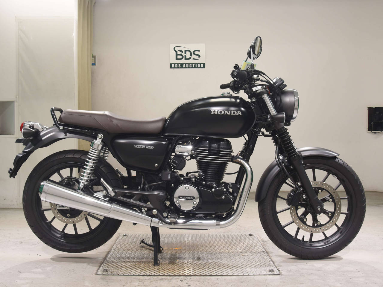Honda GB350, right