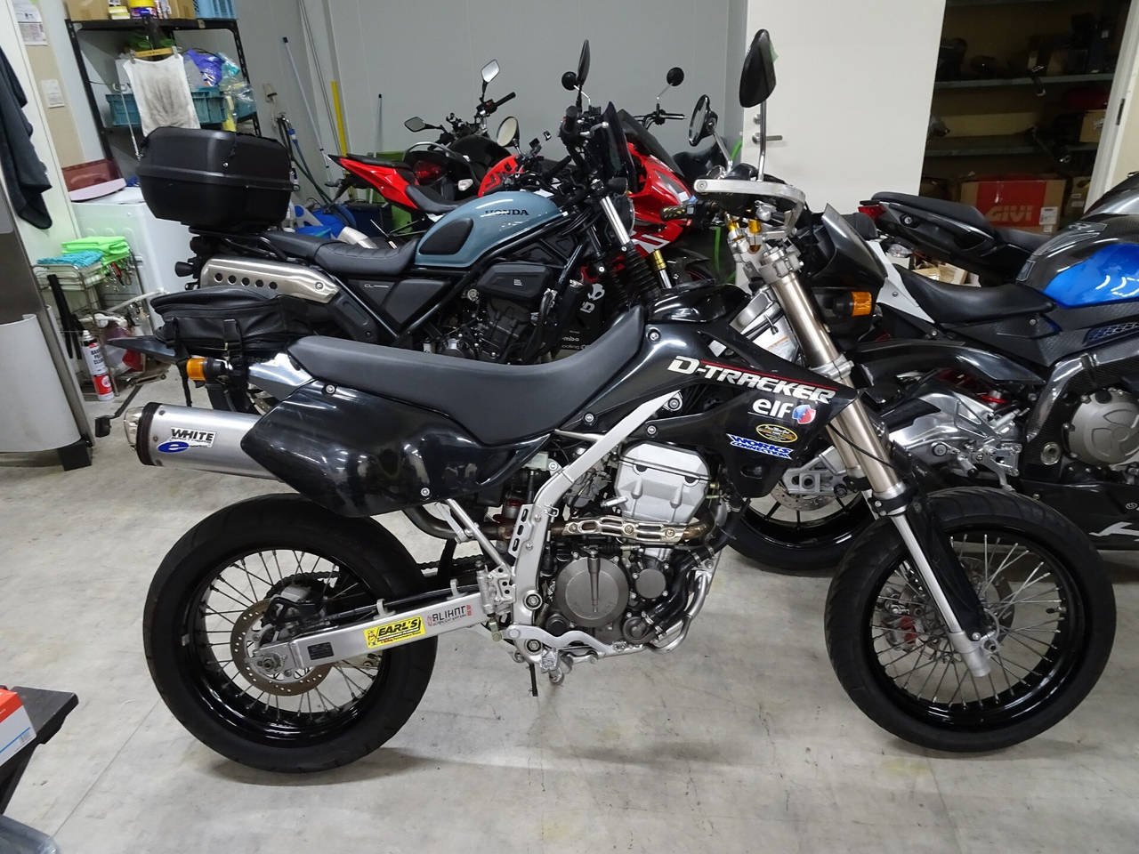 Kawasaki D-TRACKER250, Foto 1