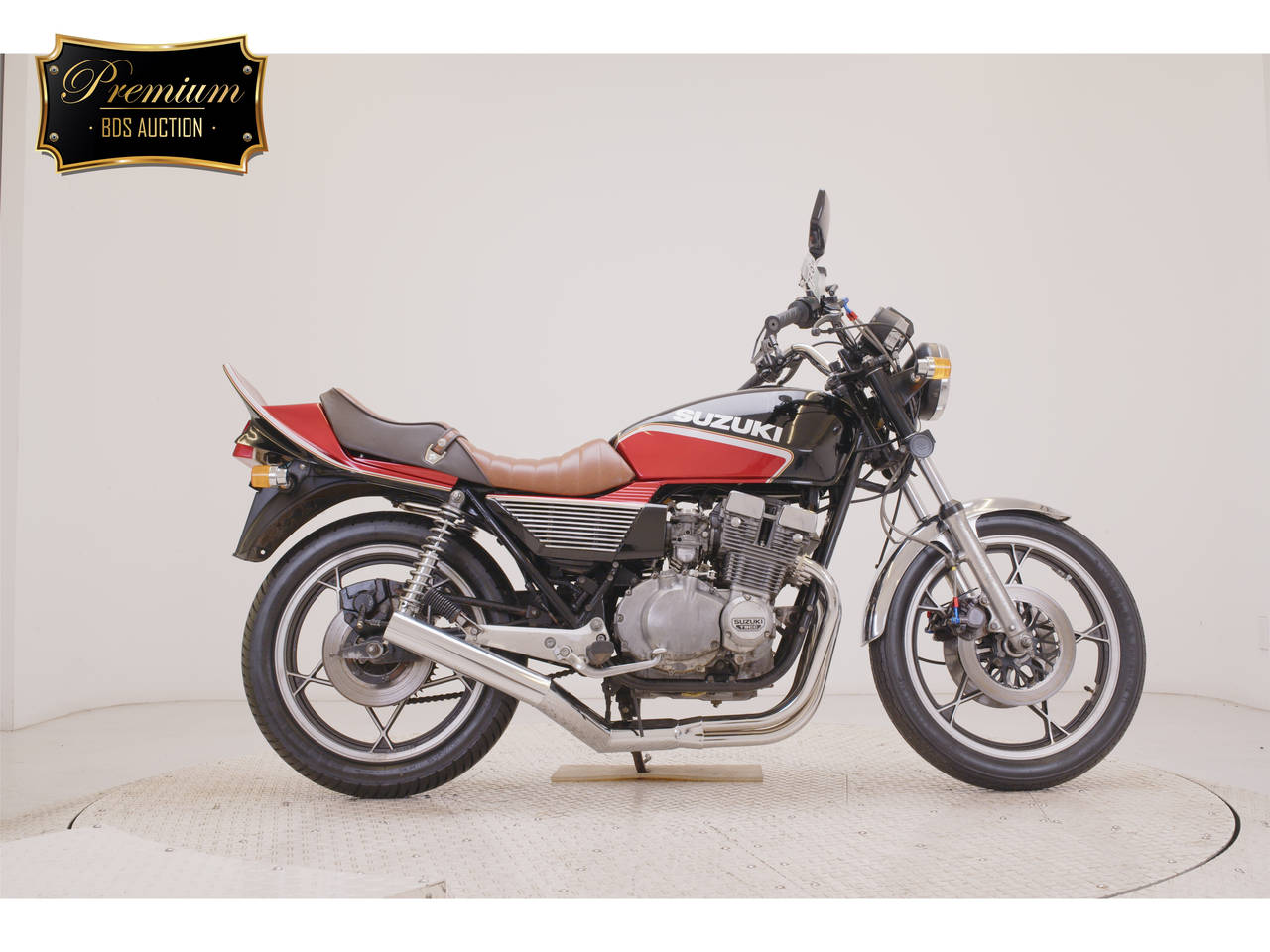 Suzuki GSX400F, right