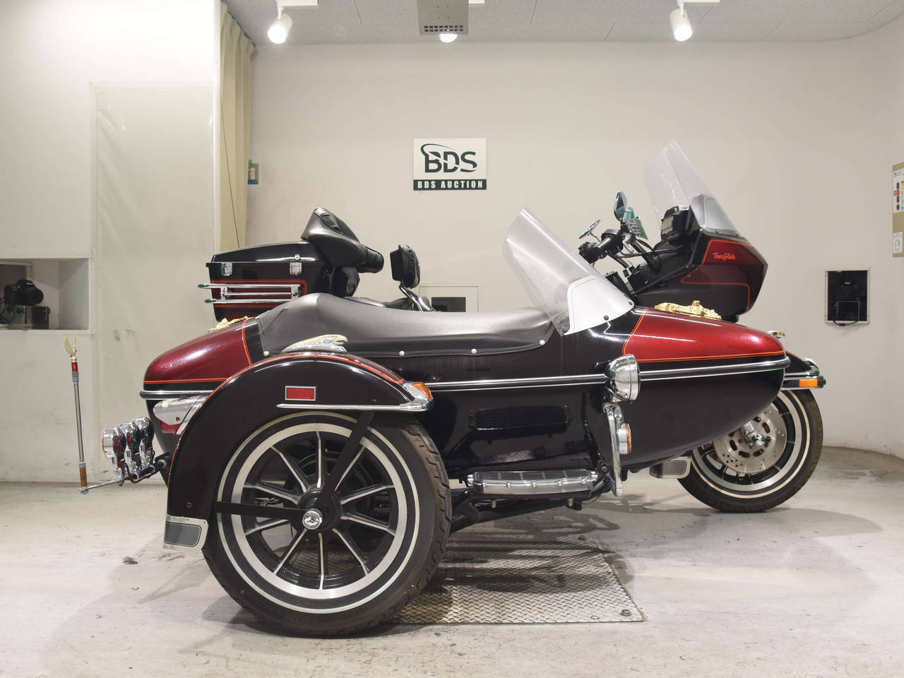 HD TOUR GLIDE FLTC1340 SIDECAR