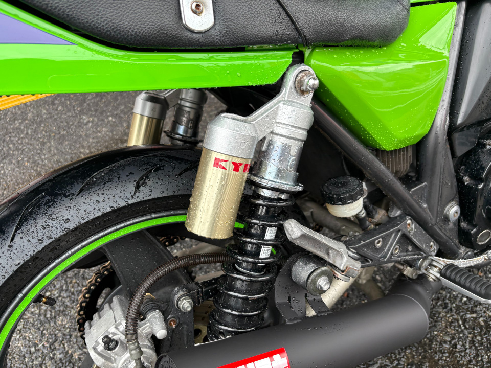 Kawasaki ZRX400 — фото 28