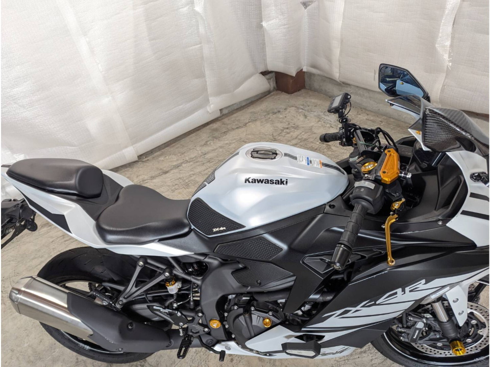 Kawasaki NINJA ZX-4R SE — фото 10