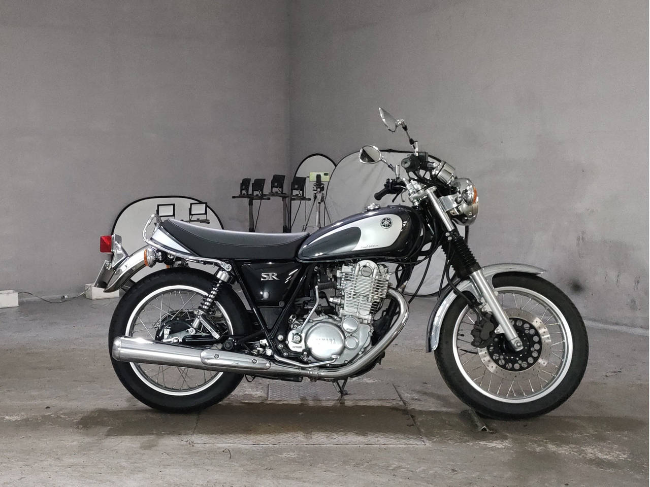 Yamaha SR400