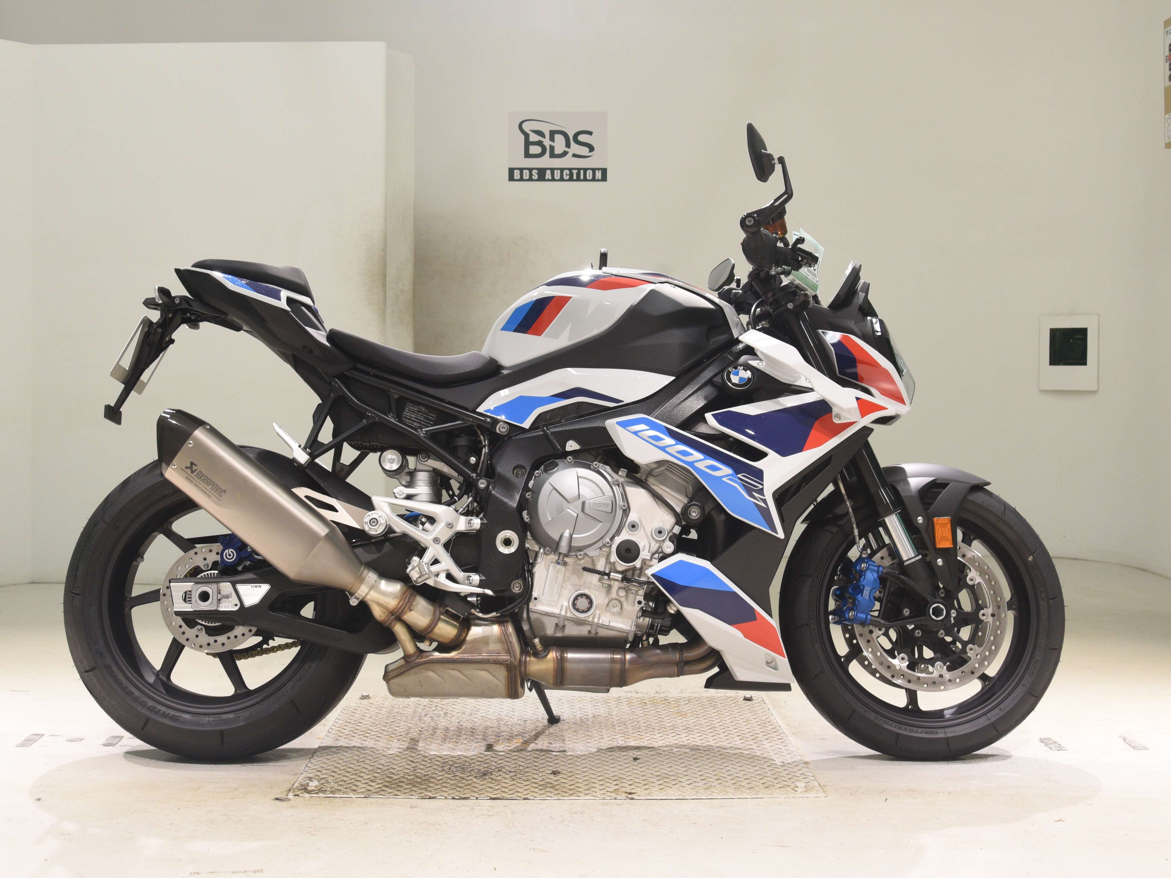 BMW M1000R