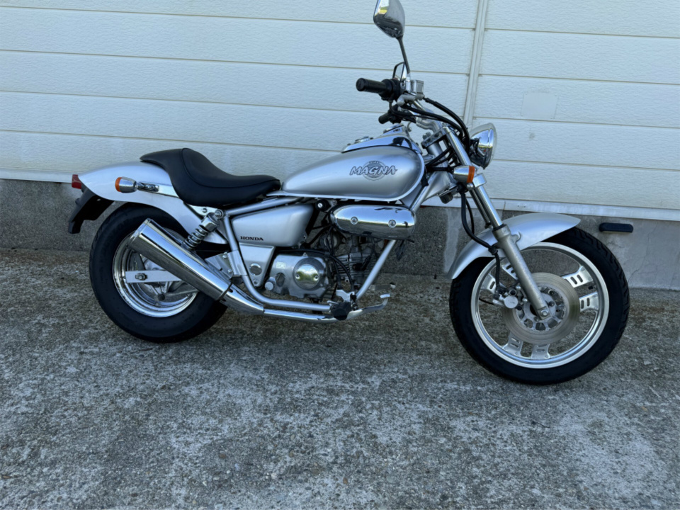 Honda MAGNUS 50