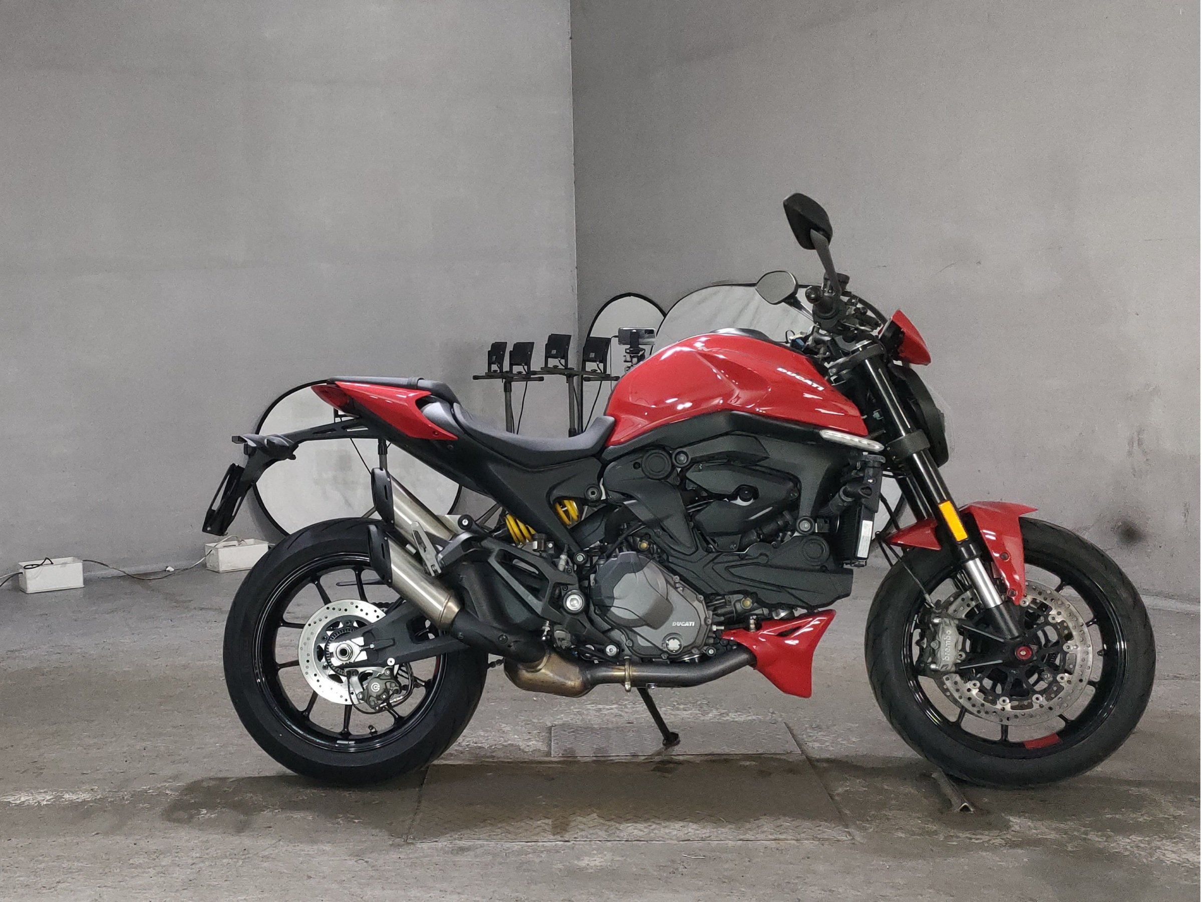 Ducati MONSTER PLUS