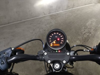 HD SPORTSTER IRON XL883N — фото 5