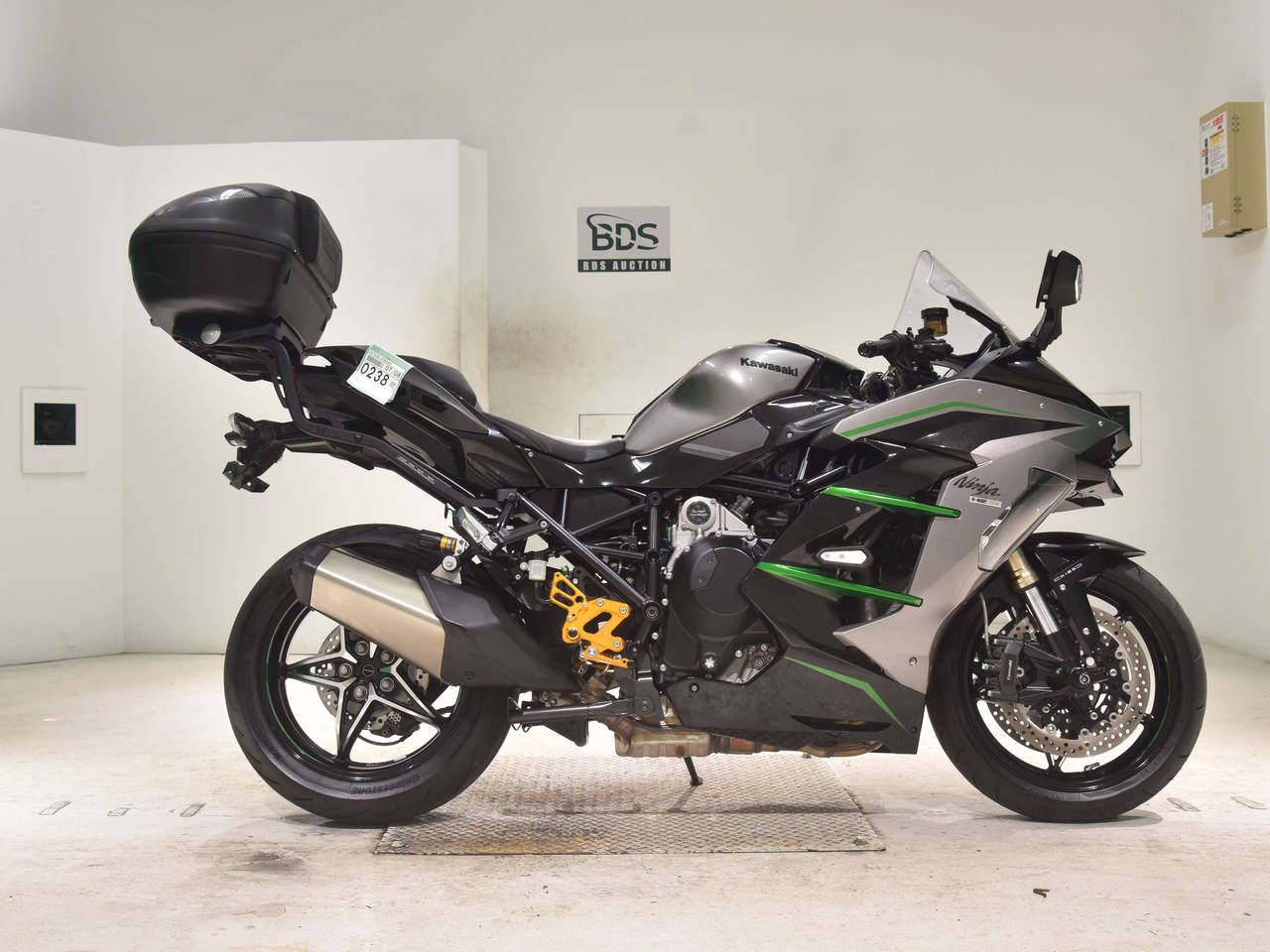 0238] Kawasaki NINJA H2 - ZXT02A-009548