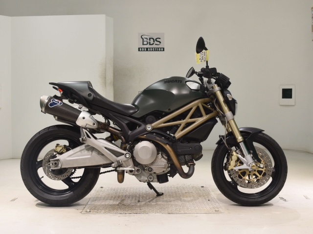 Ducati MONSTER 696