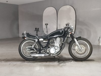 Yamaha SR 400