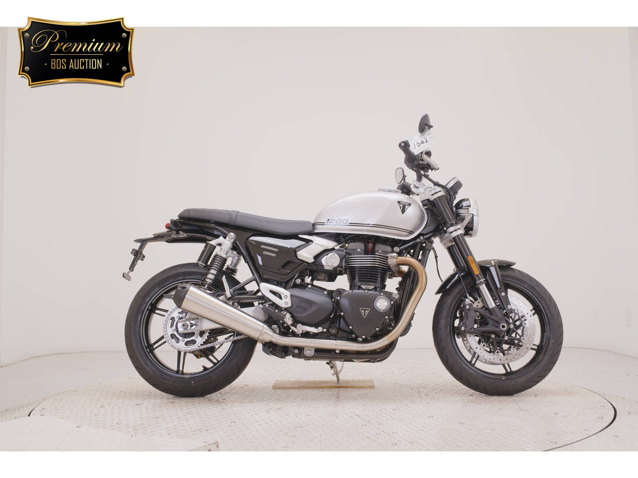 Triumph SPEED TWIN, right
