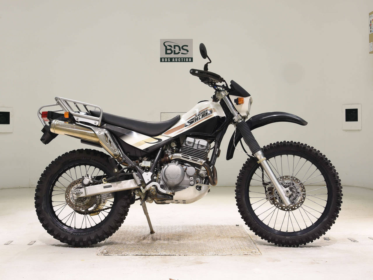 Kawasaki SUPER SHERPA, right