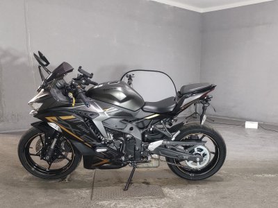 Kawasaki NINJA ZX-25R KRT — фото 2