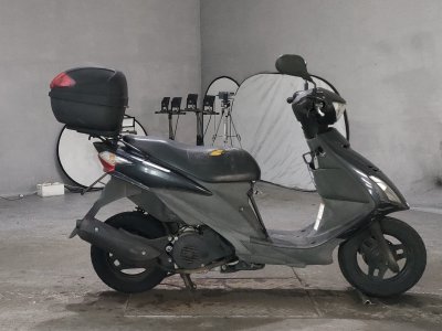 Suzuki V125S