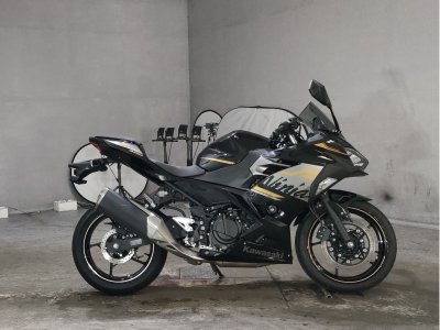 Kawasaki NINJA400
