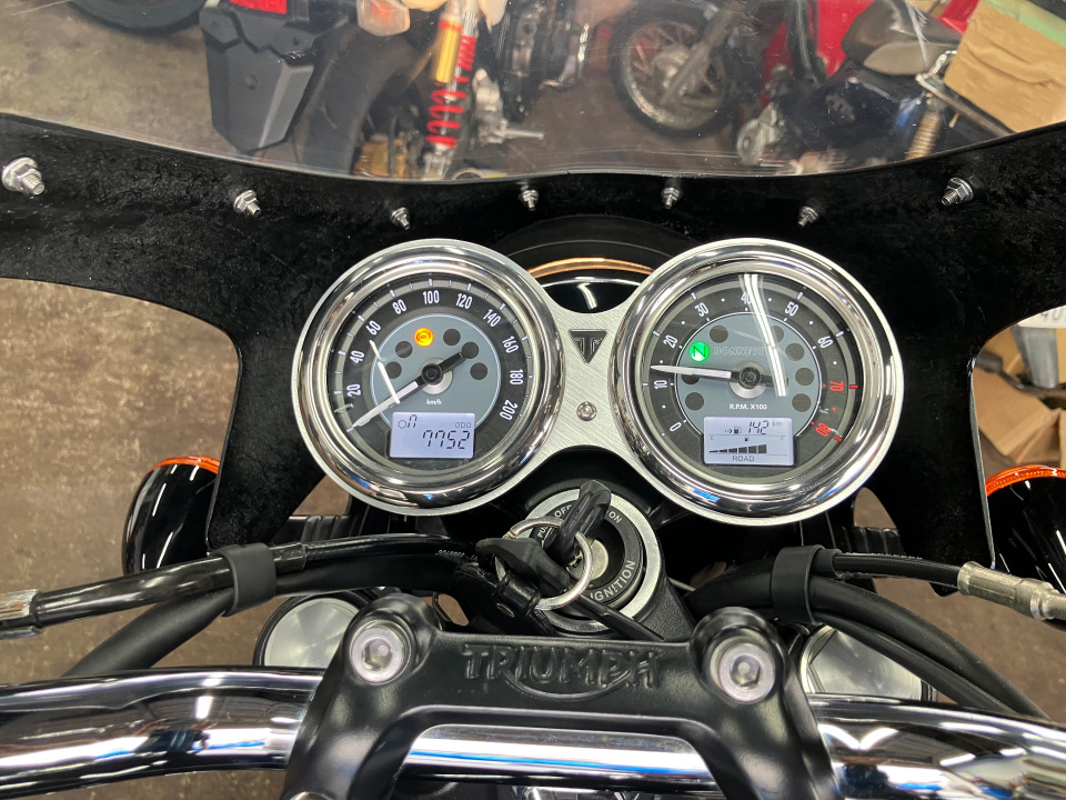 Triumph BONNEVILLE T100 — фото 3
