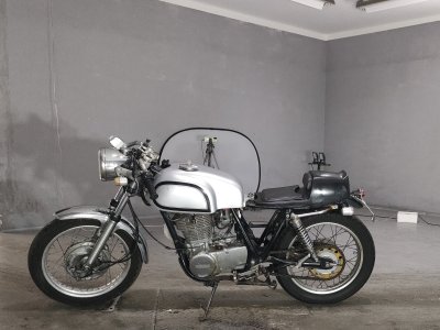 Yamaha SR400 — фото 2