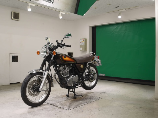 Yamaha SR400 — фото 4