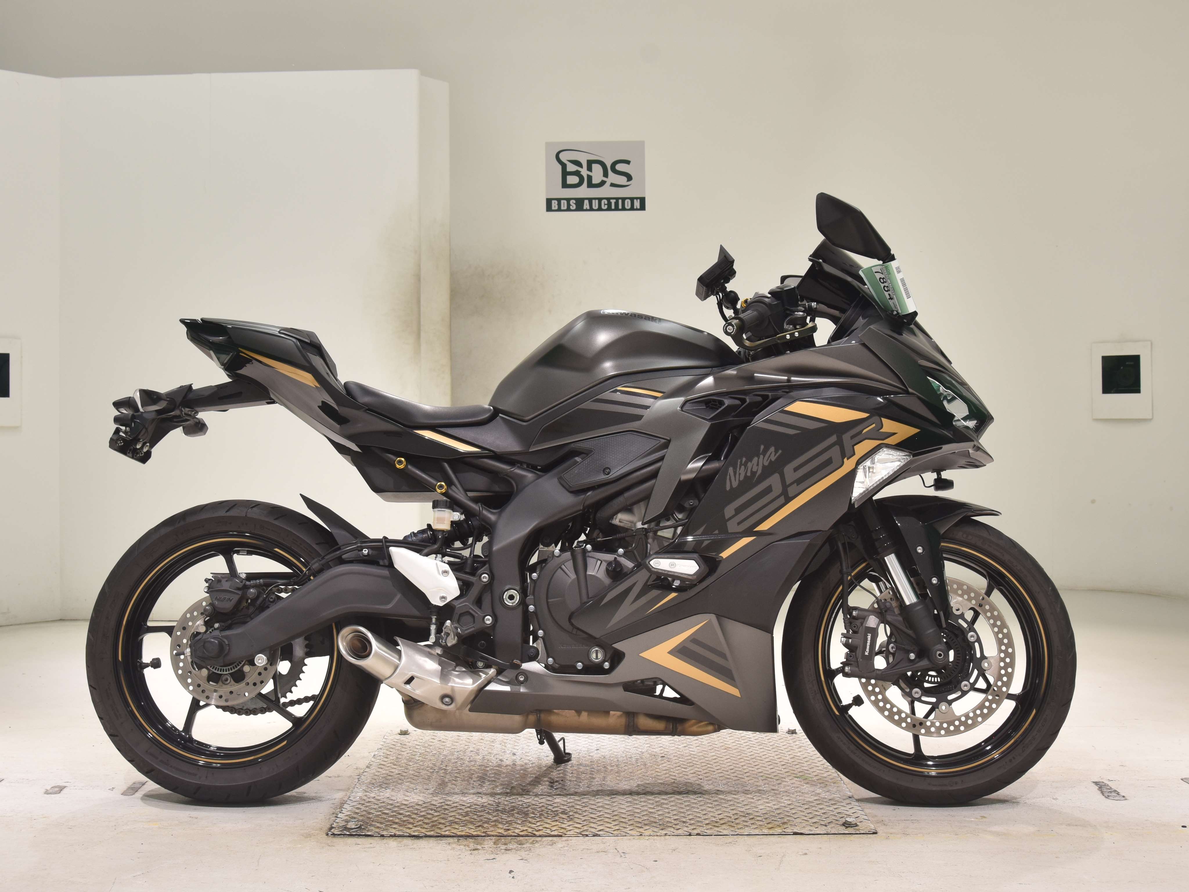 Kawasaki NINJA ZX-25R KRT