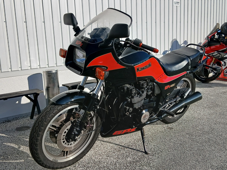 Kawasaki GPZ400F — фото 4