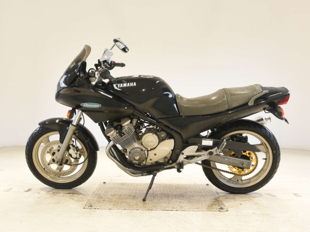Yamaha XJ400 DIVERSION — фото 2