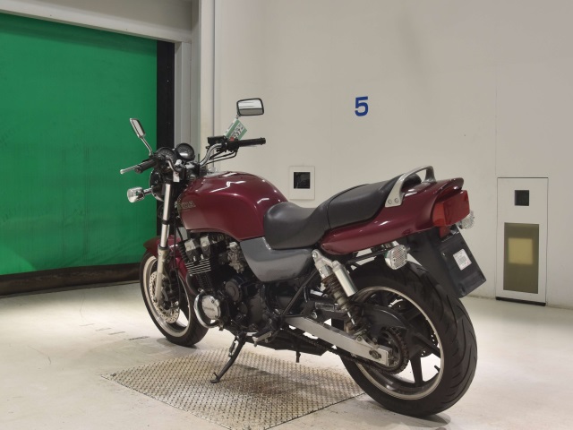 Honda CB750SF — фото 6