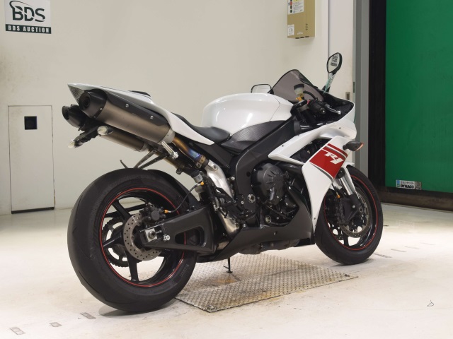 Yamaha YZF-R1 — фото 5