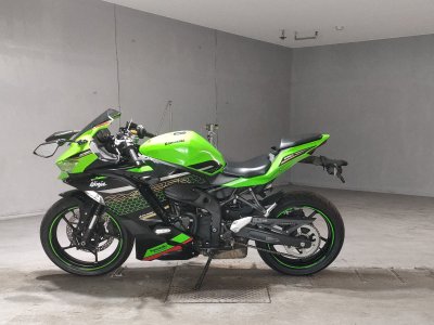 Kawasaki NINJA ZX-25R — фото 2