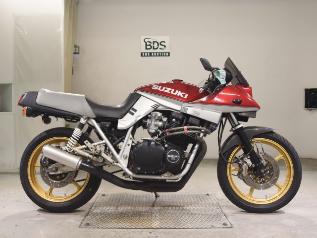 Suzuki GSX1100S KATANA