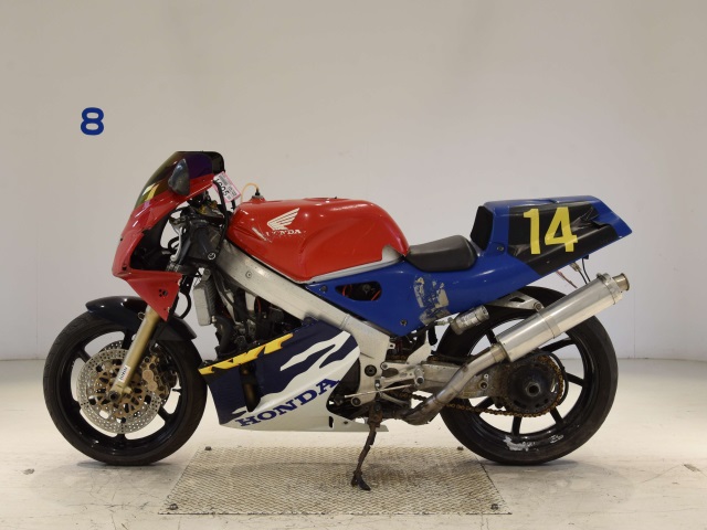 Honda RVF400 — фото 2