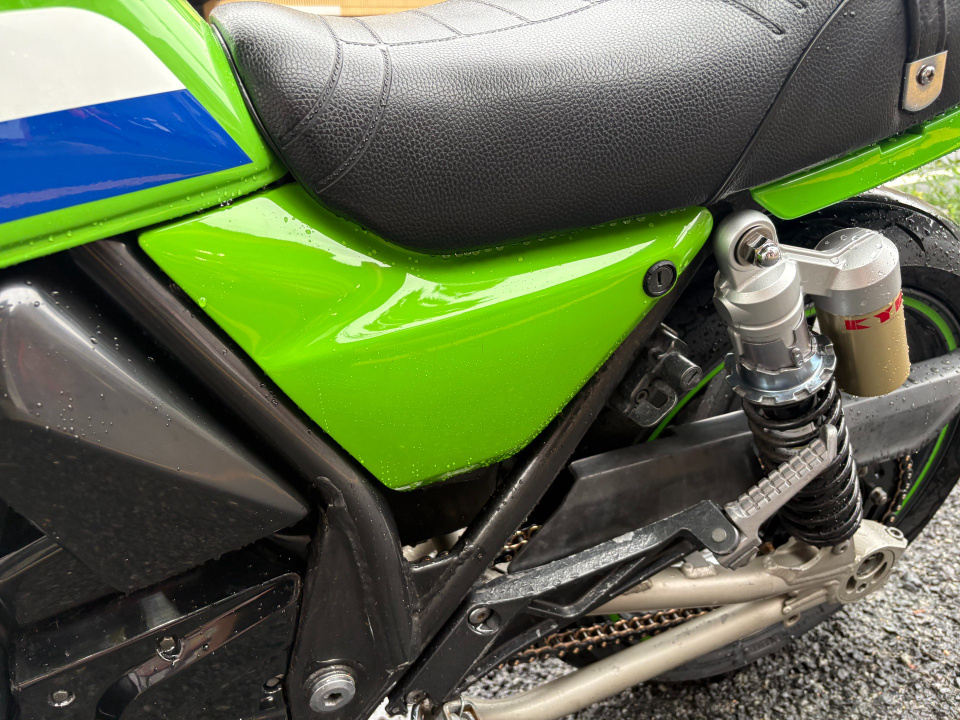 Kawasaki ZRX400 — фото 17