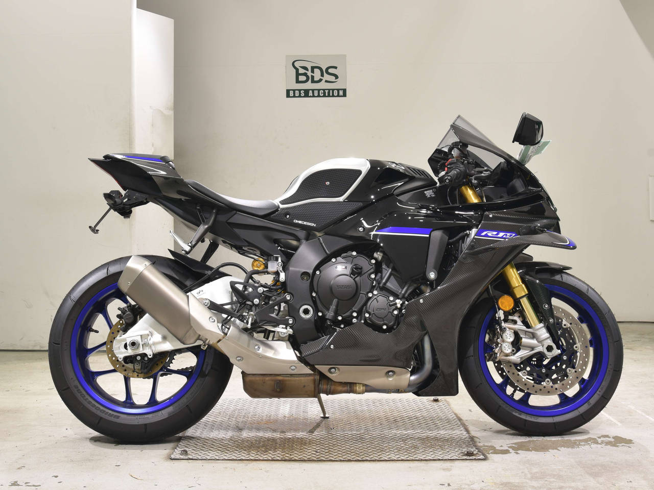 Yamaha YZF-R1M