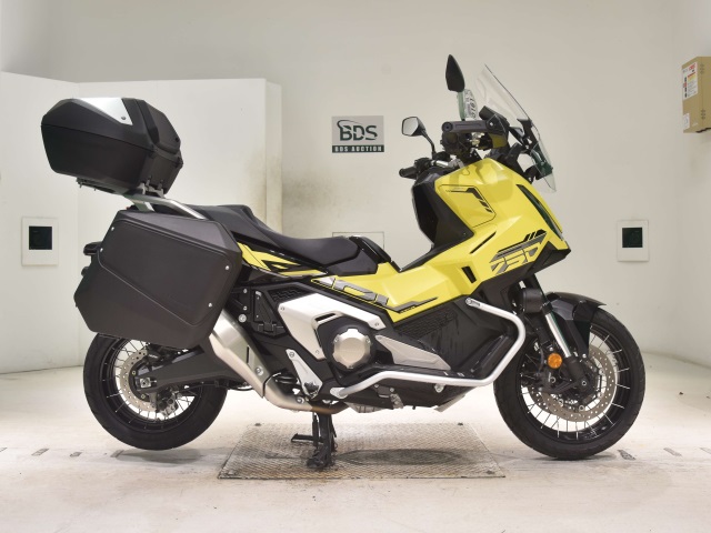 Honda X-ADV750-2