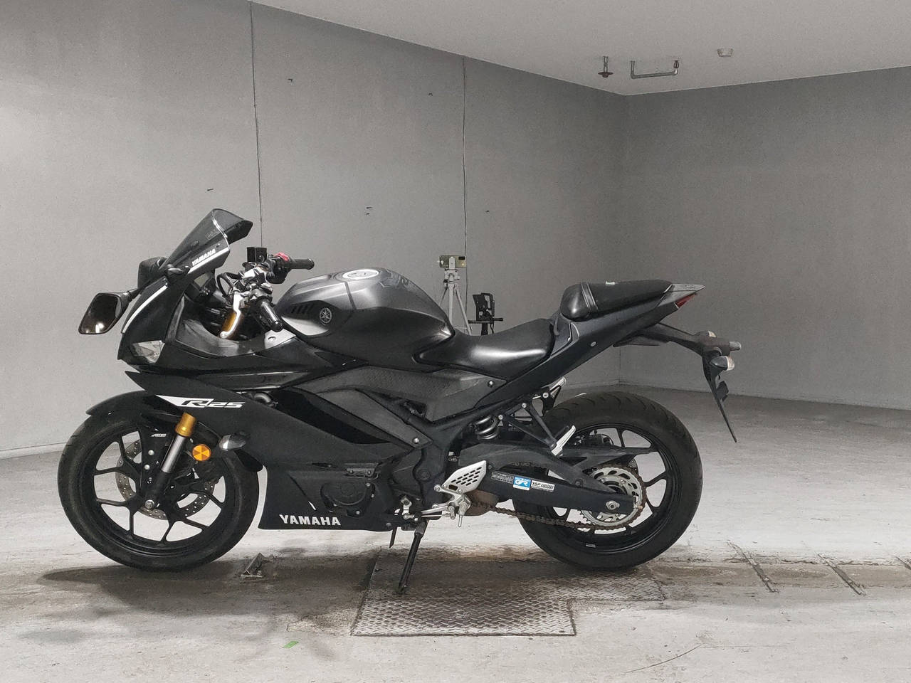[5568] Yamaha YZF-R25 - RG43J-009534