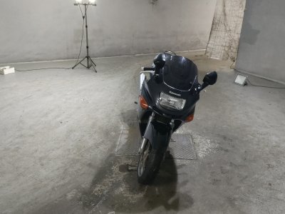 Kawasaki ZZ-R400 — фото 3
