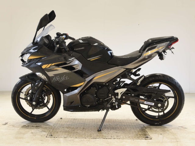 Kawasaki NINJA400 — фото 2