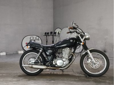 Yamaha SR400