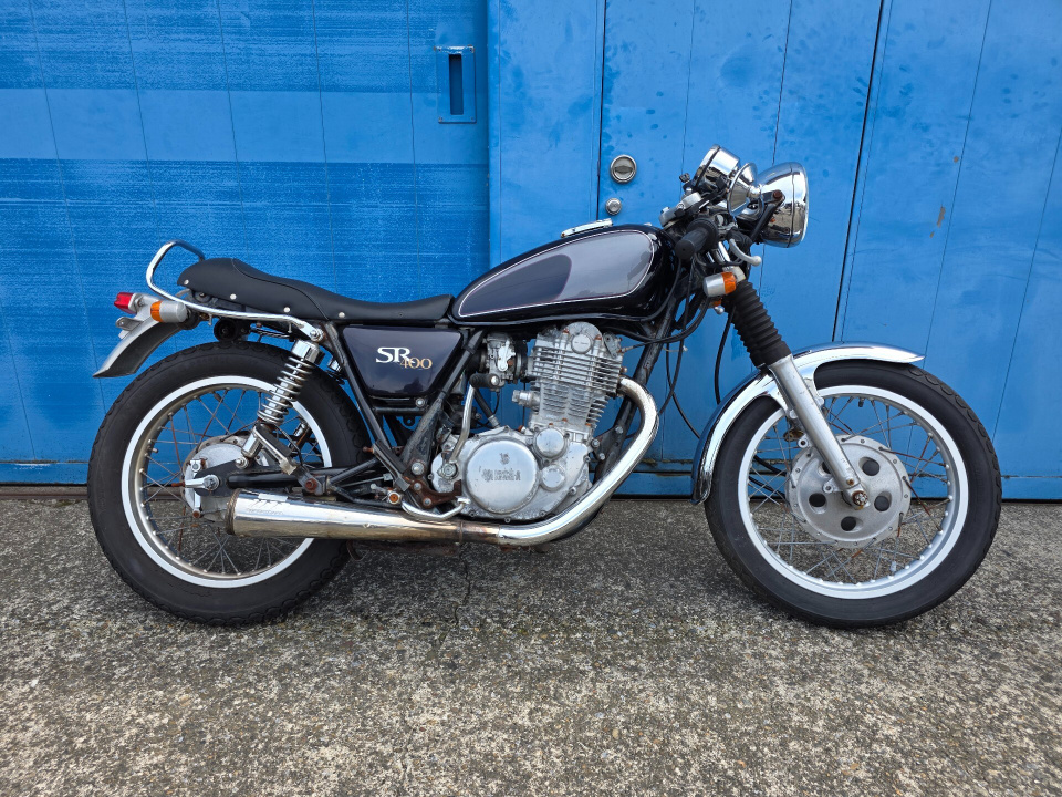 Yamaha SR400